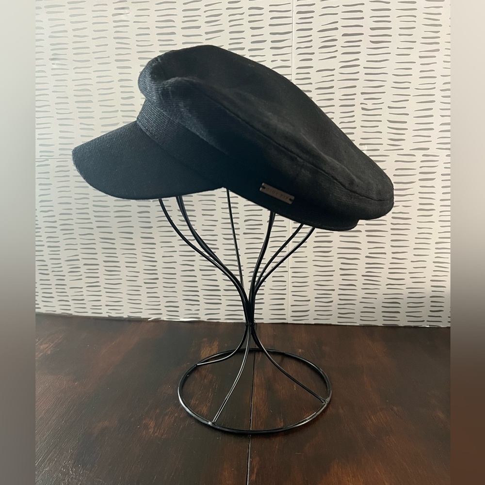 Linen Newsboys Cap in Black